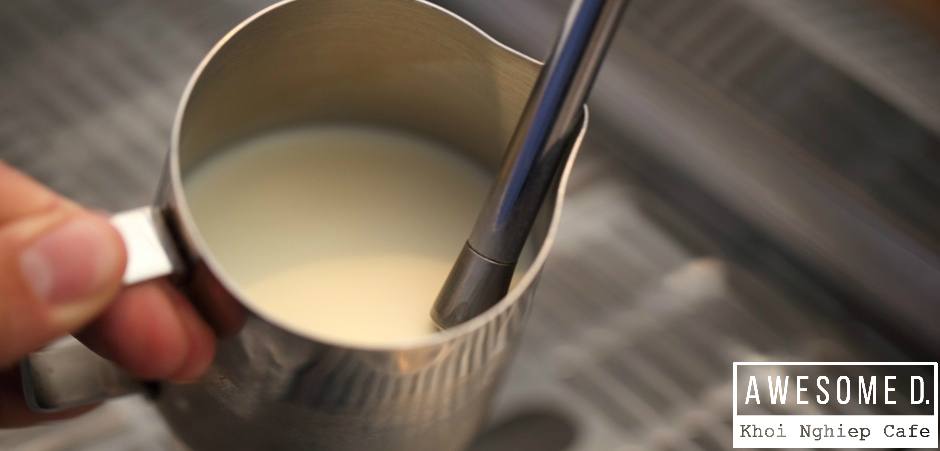 z[khoinghiepcafe.com] Cách làm cappuccino đánh sữa Latte Art 2b