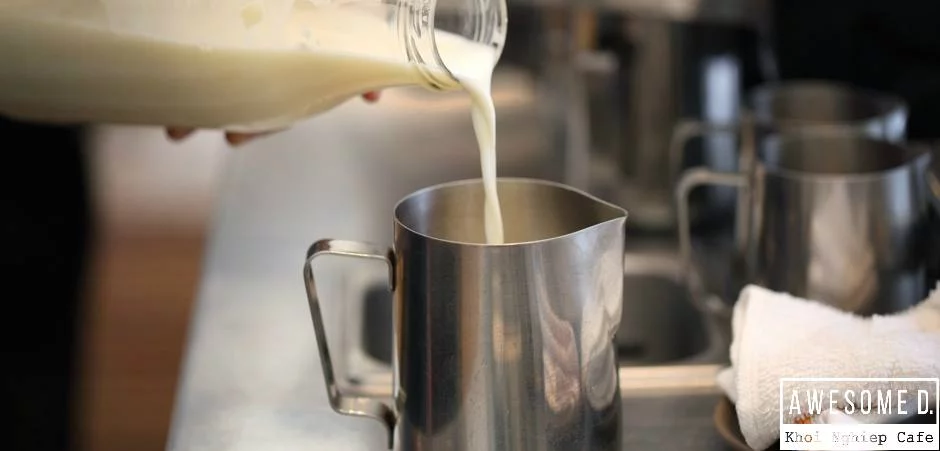 z[khoinghiepcafe.com] Cách làm cappuccino đánh sữa Latte Art 1