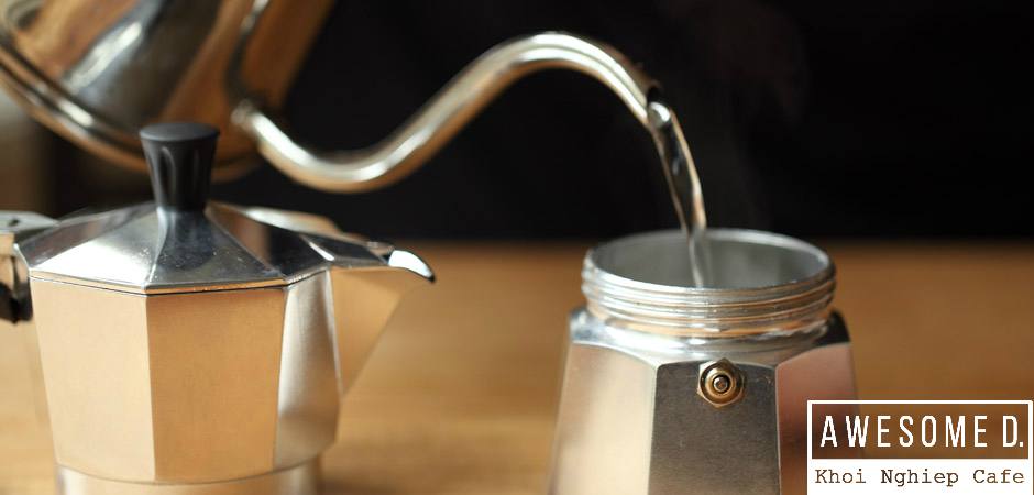 z[khoinghiepcafe.com] Pha cà phê bằng bình Moka 2