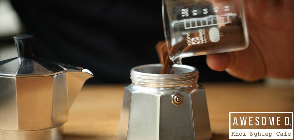 z[khoinghiepcafe.com] Pha cà phê bằng bình Moka 4